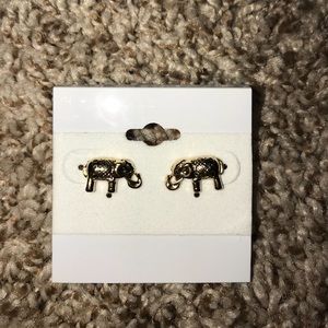 gold elephant earrings NWOT